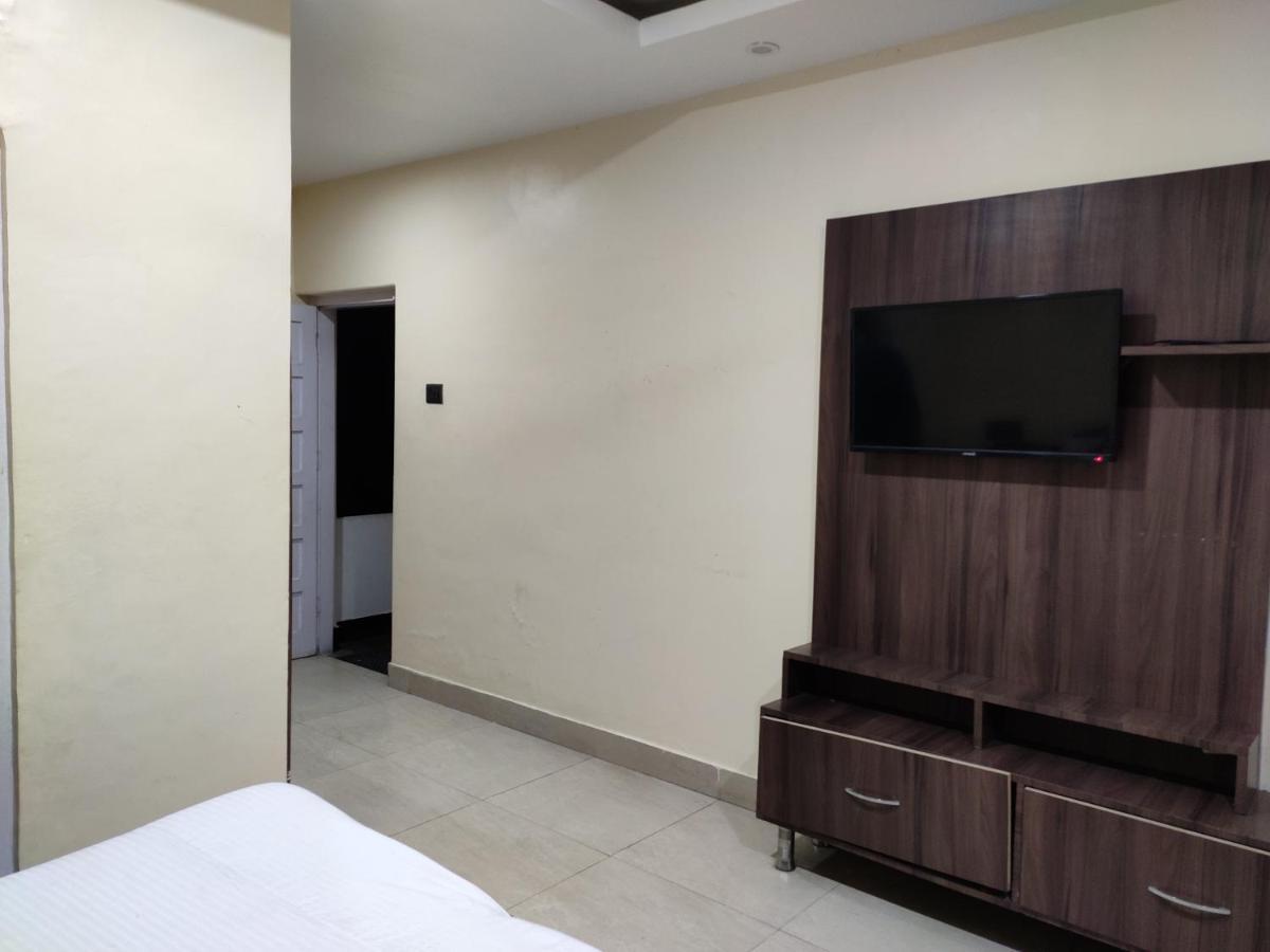 Hotel Royal Chamba  Exterior photo